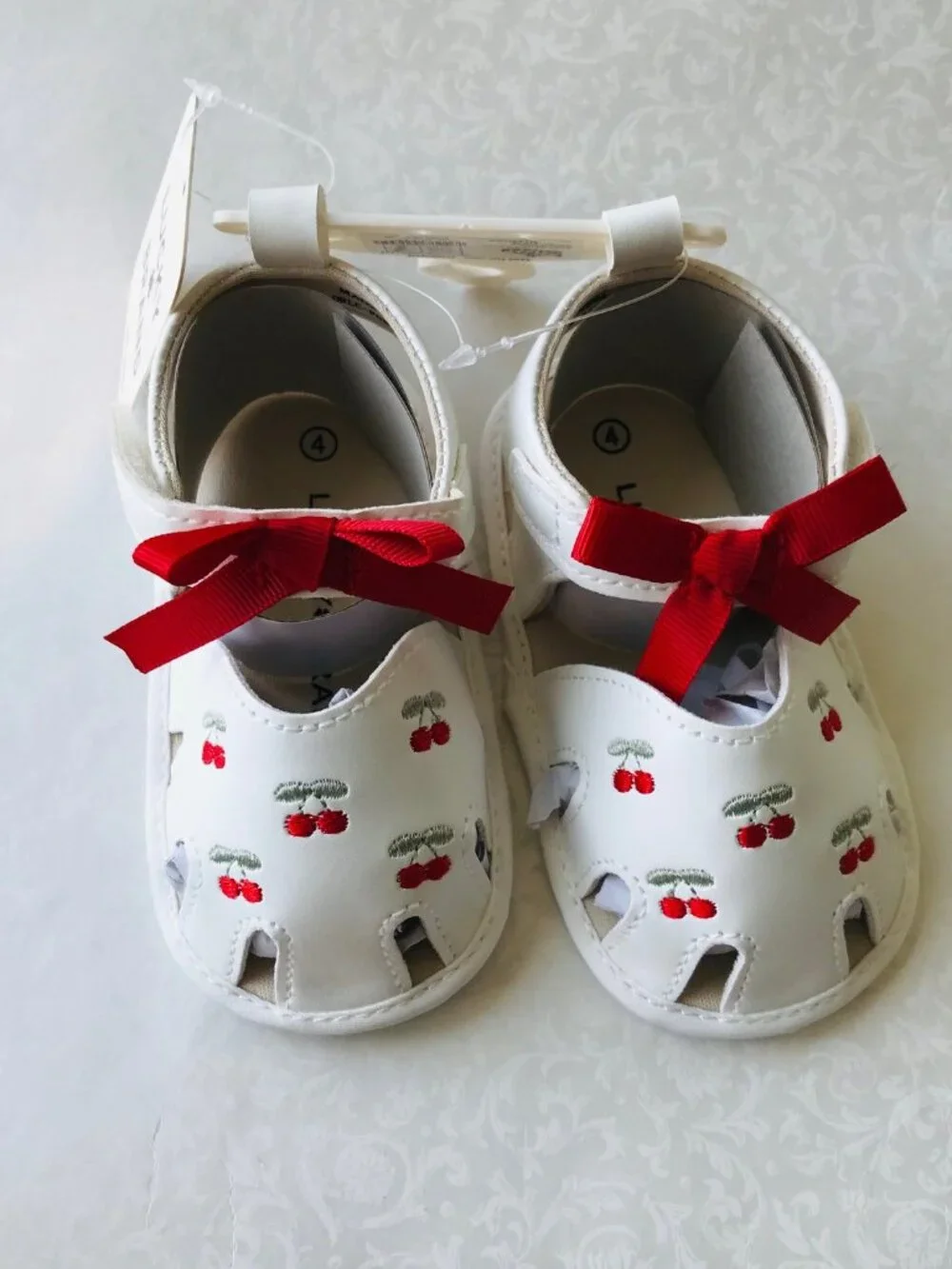 LUCKY BRAND Crib Shoes  Size : 4M (9-12M)  White Cherry Strap Closure